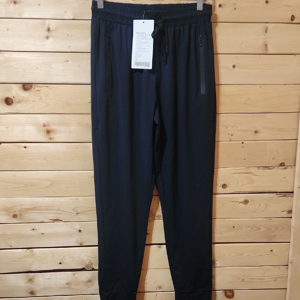 Womens  Align Crop Lululemon Pants Size XL NWT Navy Blue